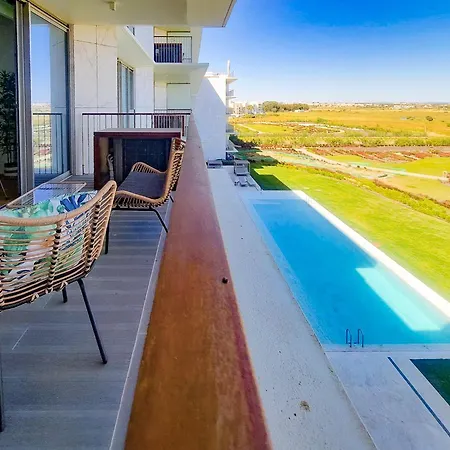Cond Bayline Salmao - Spa-pool-gym-beach - By Bedzy * Armacao de Pera